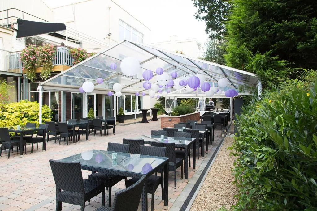 Terrace, Sandymount Hotel, Dublin