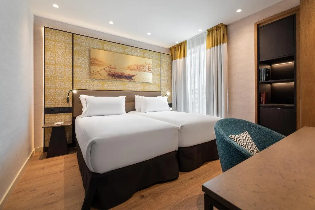 Double or Twin DELUXE Room, Eurostars Aliados, Porto