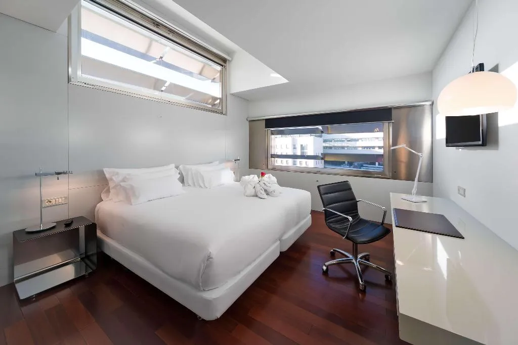 Room, NH Collection Barcelona Constanza, Barcelona