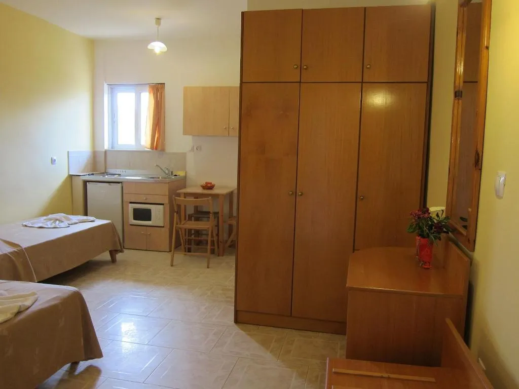 Room, Baladinos Apartments, Crete