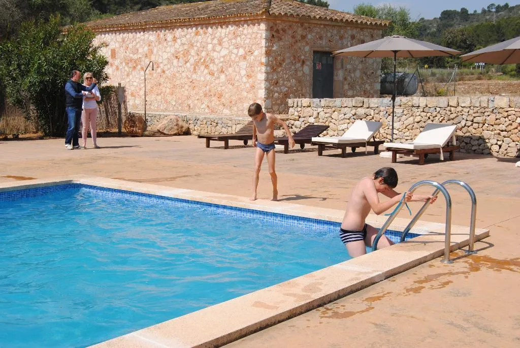 Pool, Hotel Rural Es Riquers, Majorca