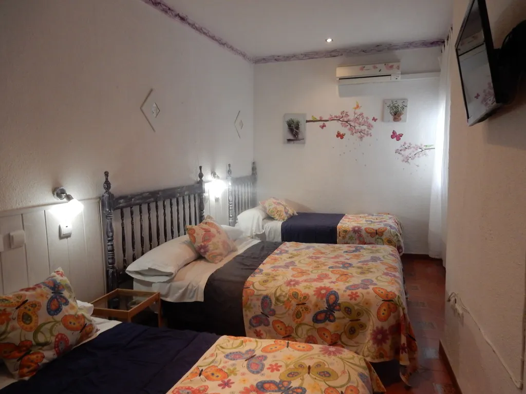 FAMILY ROOM CAPACITY 5 Room, Pension Giraldilla, Seville