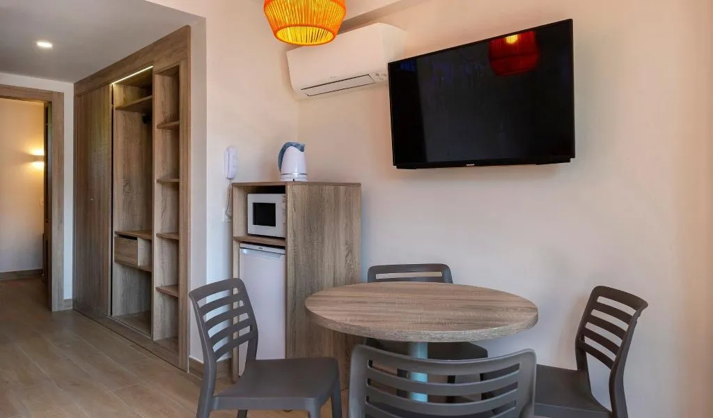 STUDIO CAPACITY 3 Room, Medplaya Sant Eloi, Costa Brava