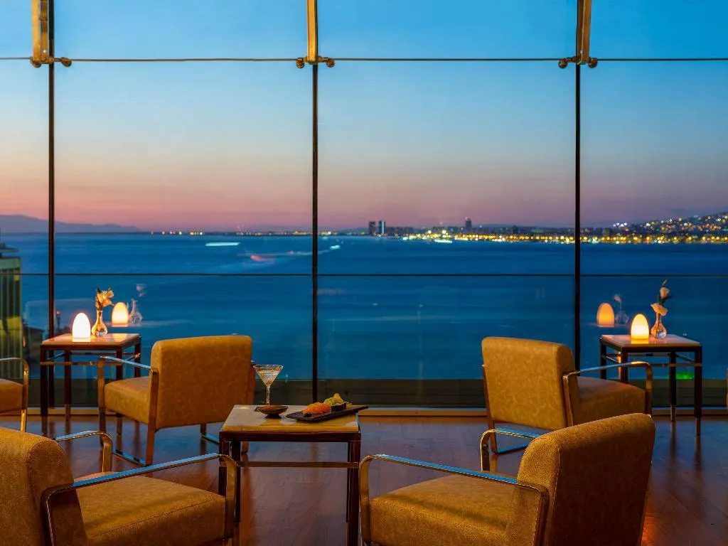 Bar, Swissotel Buyuk Efes Izmir, Izmir