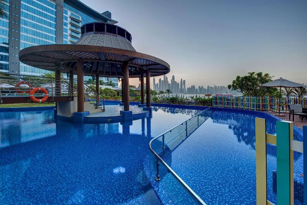 Pool, Dukes The Palm Dubai Hotel, Dubai