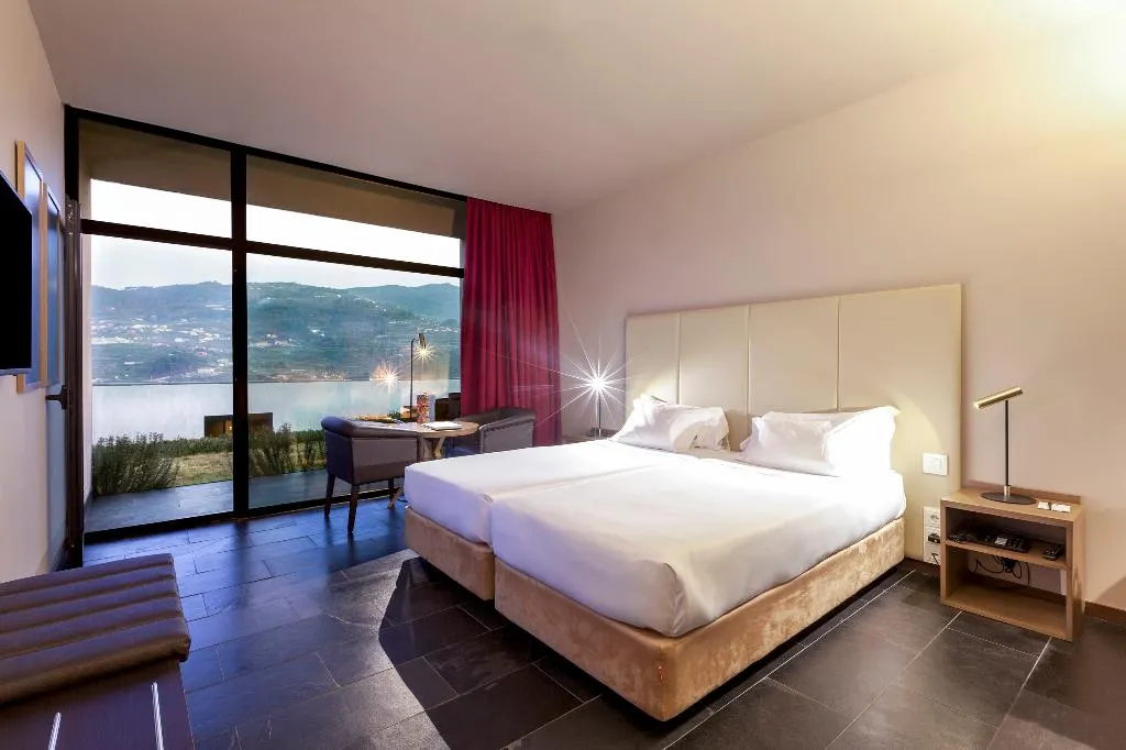 TWIN GARDEN VIEW Room, Douro Palace, Porto