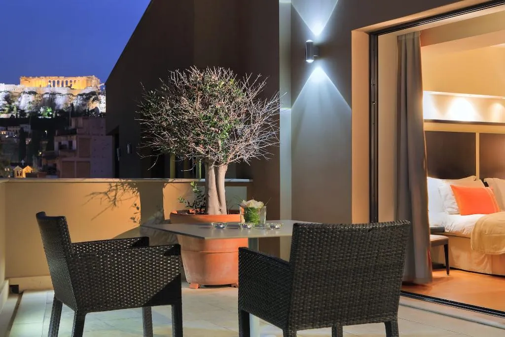 SUITE WITH VIEWS Room, O&B Athens Boutique Hotel, Athens