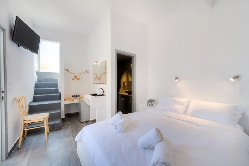 Double or Twin SEA VIEW Room, Katris Apartments, Santorini