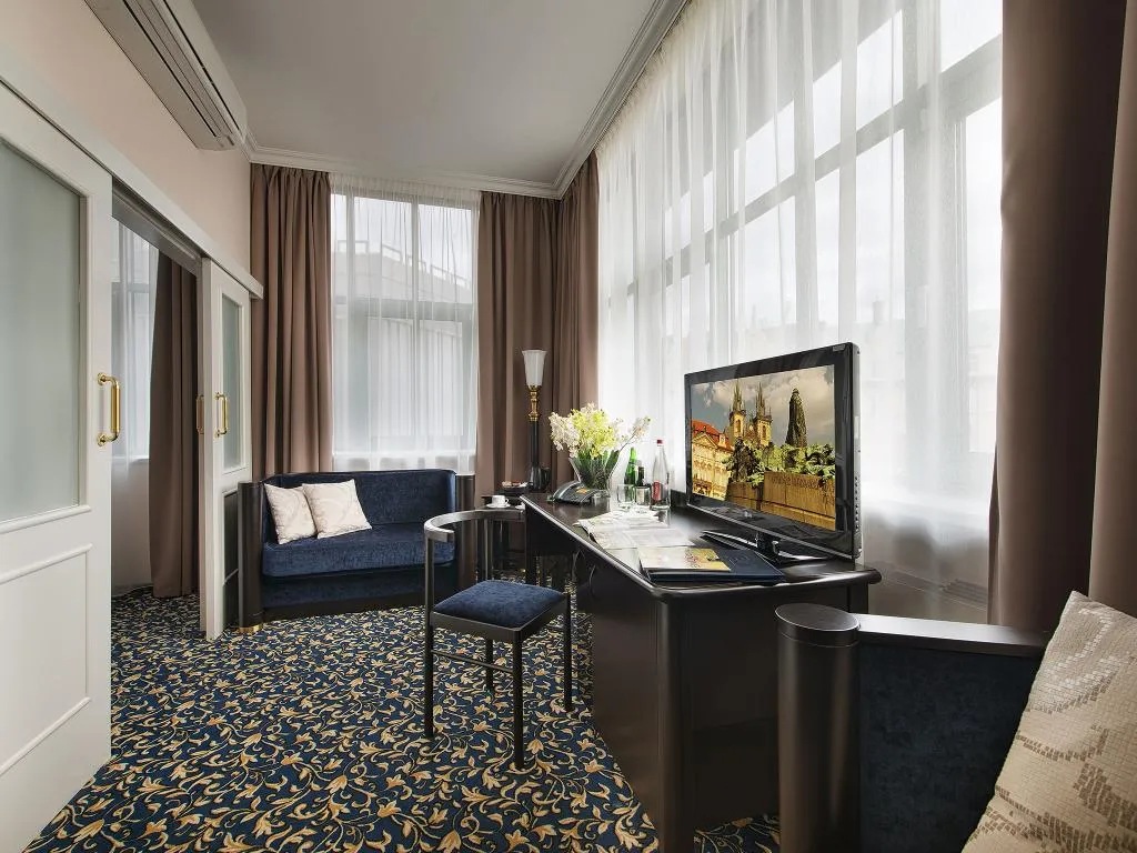 JUNIOR SUITE STANDARD Room, EA Hotel Royal Esprit, Prague
