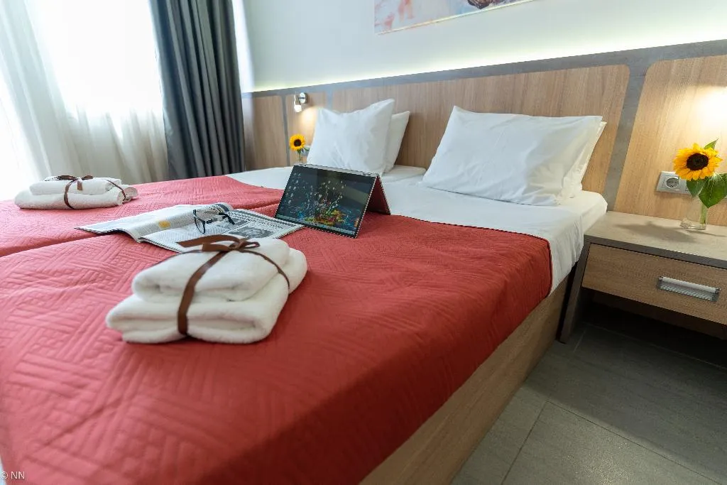 QUADRUPLE FOUR BEDROOMS Room, Dafni Plus, Thessaloniki