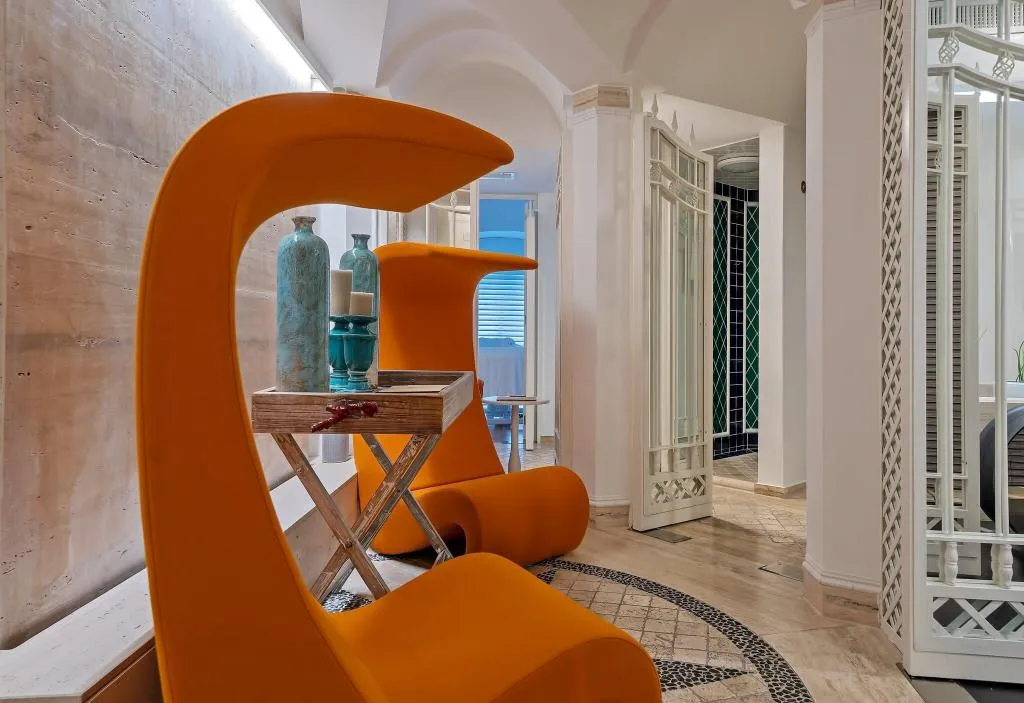 Sports and Entertainment, Villa Franca, Naples