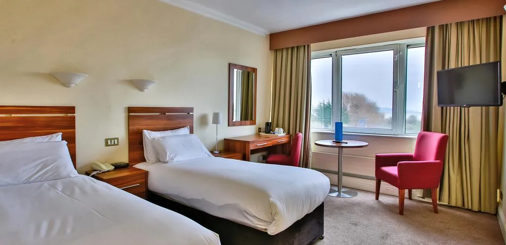 TRIPLE STANDARD Room, Tara Towers, Dublin