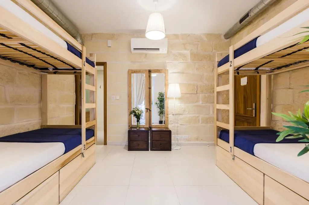 Room, Two Pillows Boutique Hostel, Malta