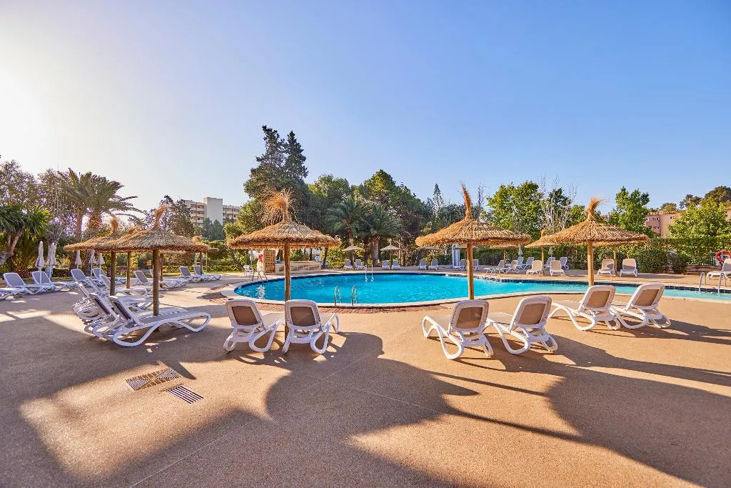 Pool, tent Palmanova, Majorca