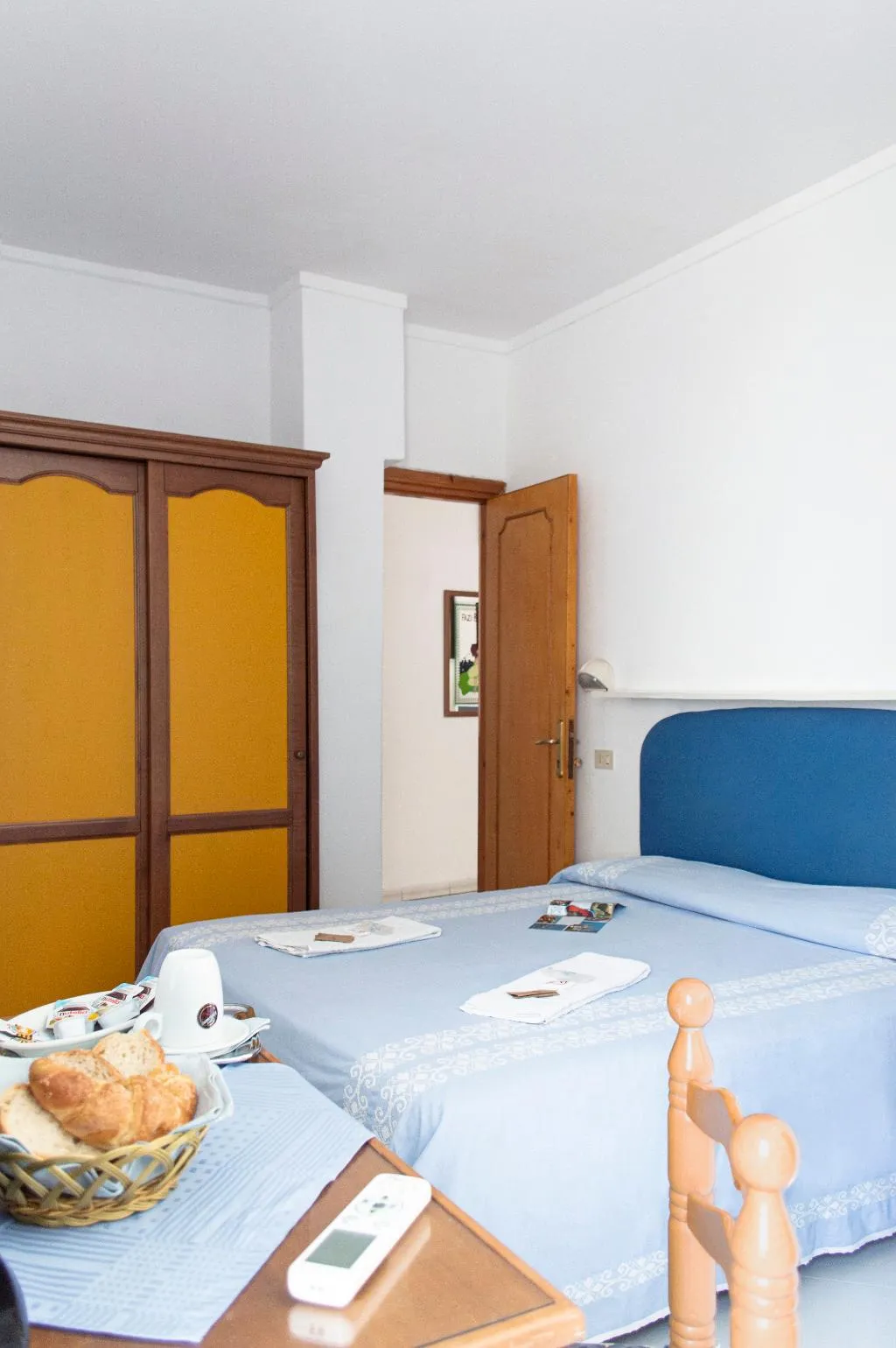 QUADRUPLE STANDARD Room, La Maggioressa, Naples