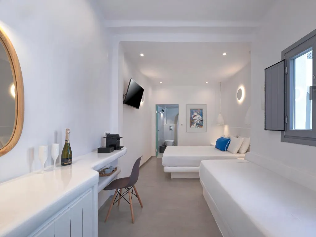 TRIPLE DELUXE GARDEN VIEW Room, Tatakis Design Hotel, Fira, Santorini