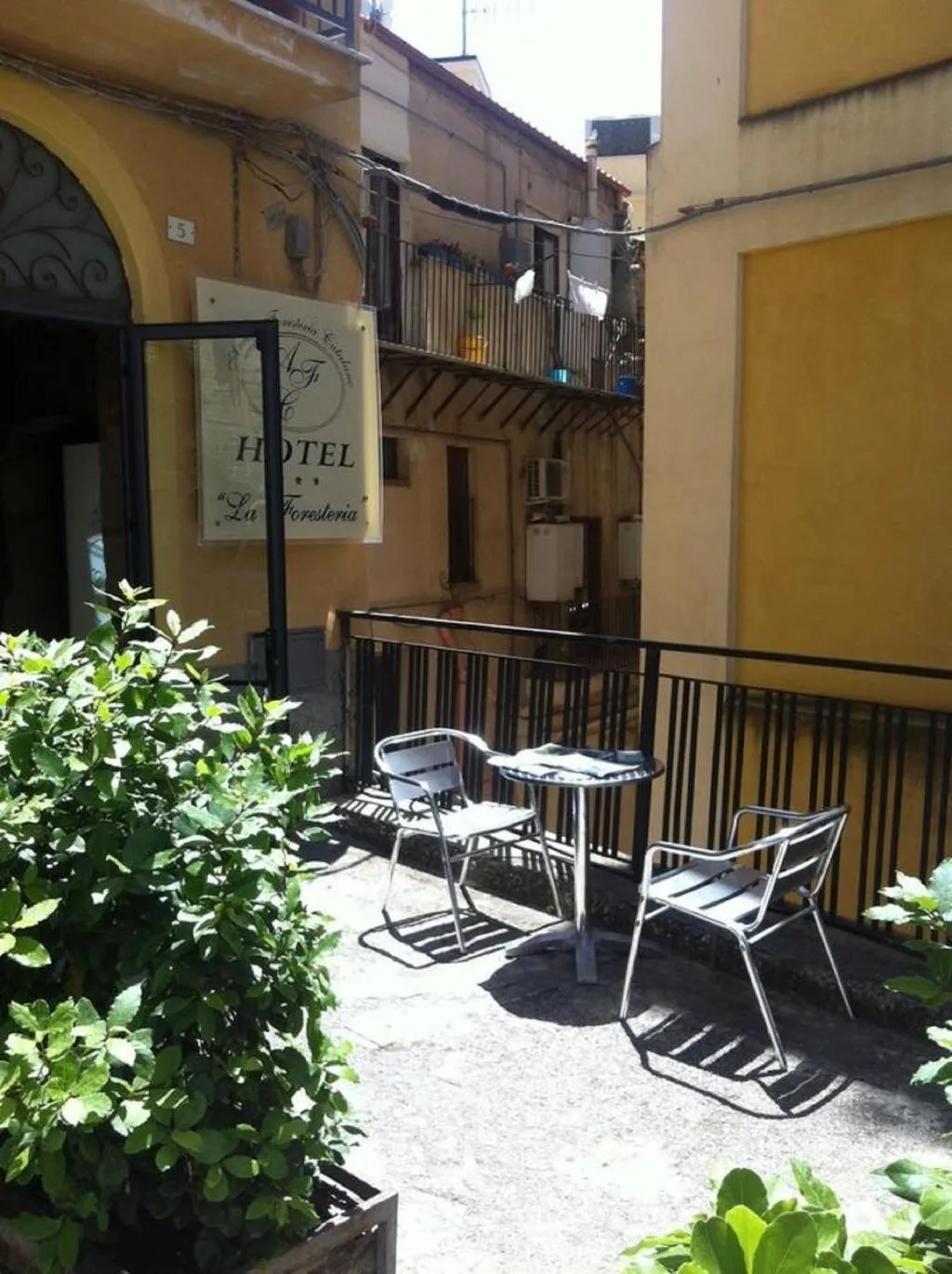 Terrace, Albergo Antica Foresteria Catalana, Catania