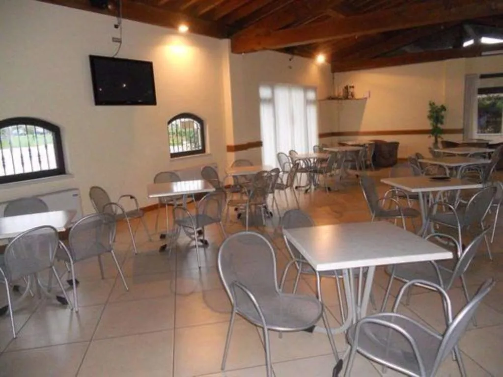 Restaurant, Resort The Garda Village, Milan