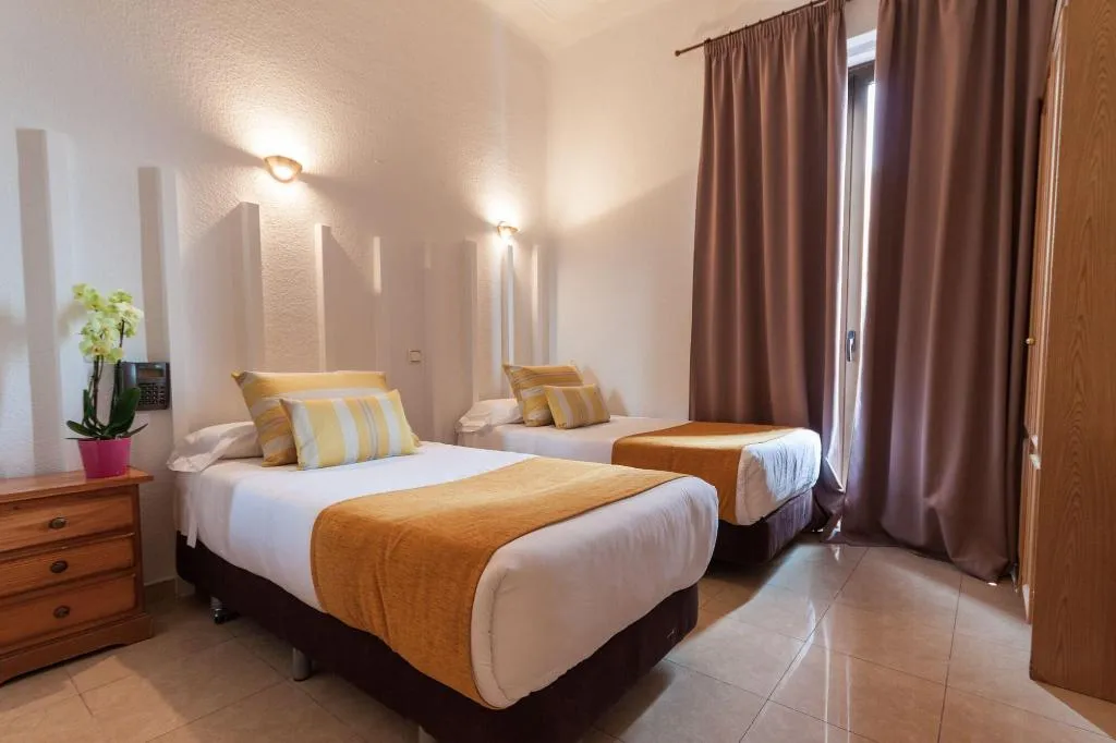 Room, Josefina Hostal, Madrid