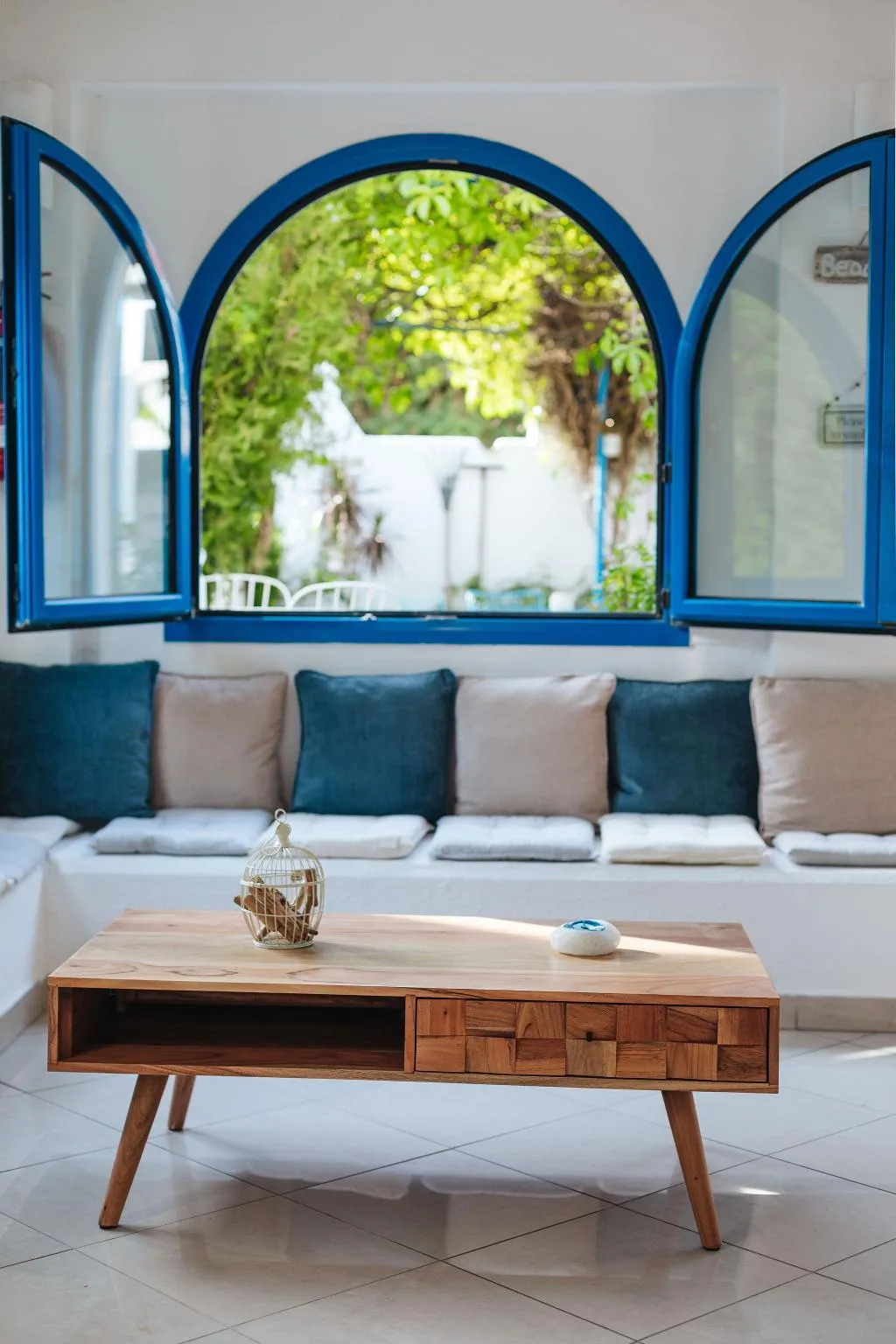 Lobby, Nathalie, Rhodes
