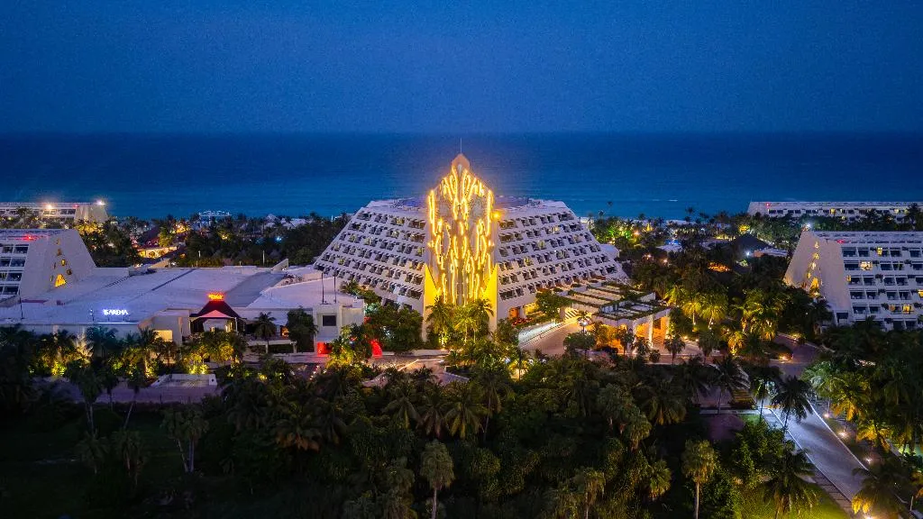 General view, The Pyramid Cancun by Oasis, Cancun Area