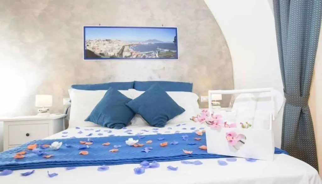 Room, Chiaia Suites, Naples