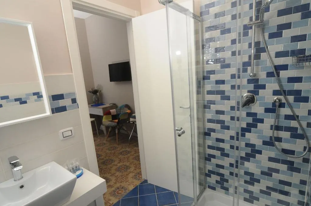 Room, La Casa Di Giorgio, Naples