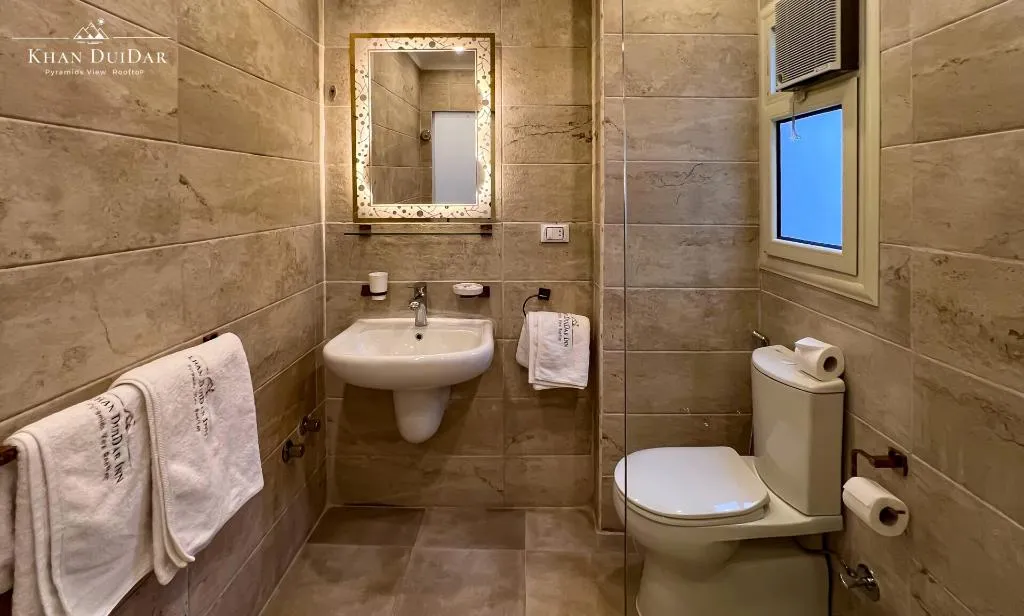 Room THREE BEDROOMS ONE BATHROOM Room, Khan Duidar Inn - Pyramids View Rooftop, Cairo