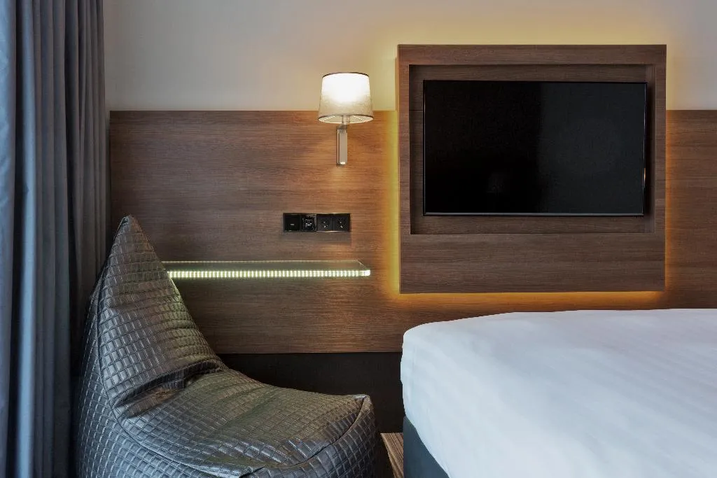 Room, Moxy Amsterdam Houthavens, Amsterdam