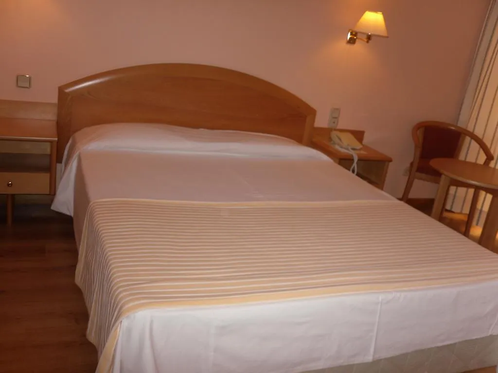 General view, Grande Hotel Dom Dinis, Porto