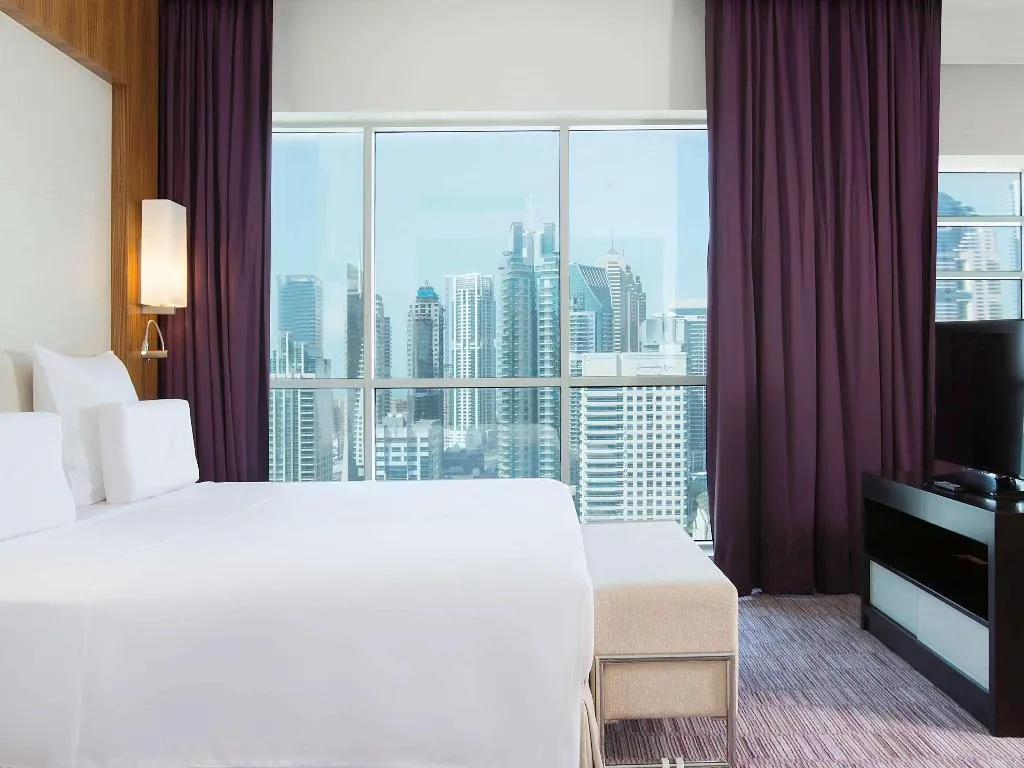 DOUBLE DELUXE KING BED Room, Pullman Dubai JLT, Dubai