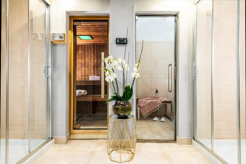 Sports and Entertainment, Leonardo Boutique Hotel Rome Termini, Rome