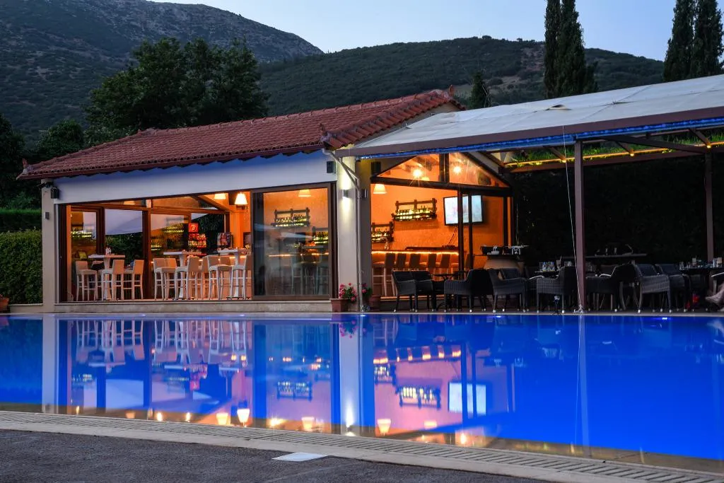 Pool, Mont Helmos, Athens