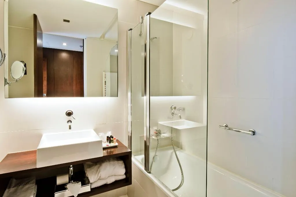 SINGLE STANDARD Room, Golden Tulip São João da Madeira, Porto