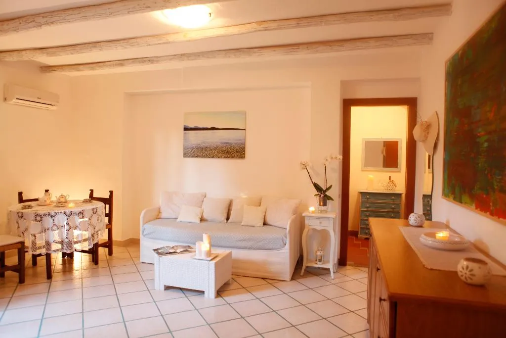 APARTMENT CAPACITY 4 Room, Villa Antonina, Olbia