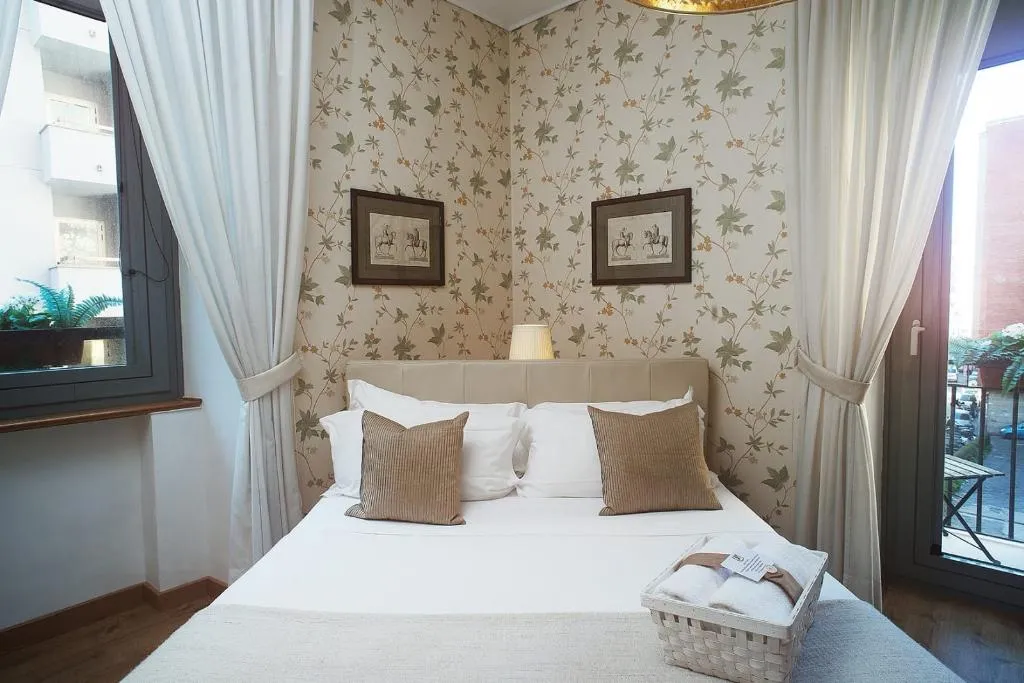 APARTMENT CAPACITY 4 Room, Residenza Echia, Naples