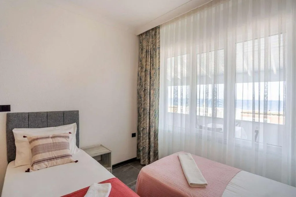 Room TWO QUEEN BEDS Room, Palm Beach Hotel, Izmir