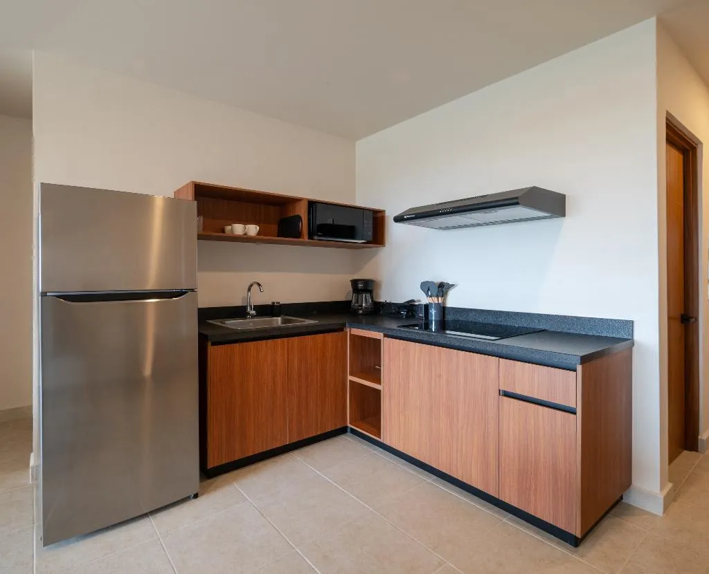 Room ONE BEDROOM TWO BATHROOMS Room, Everglades Suites, Cancun Area