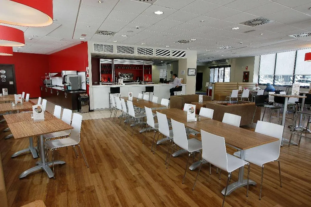 Restaurant, Travelodge Valencia Aeropuerto, Valencia