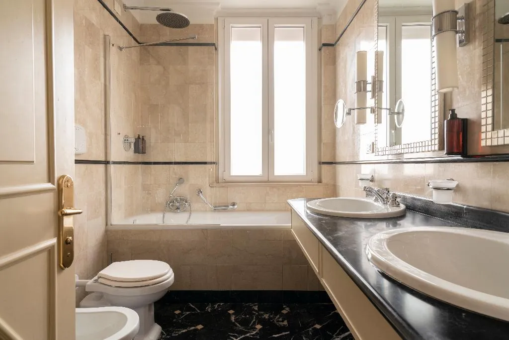 Room, Degli Aranci, Rome