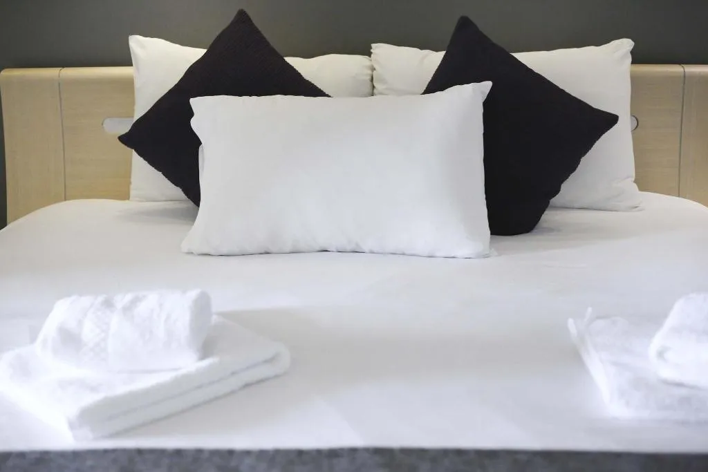 DOUBLE DELUXE QUEEN BED Room, Pebbles Boutique Aparthotel, Malta