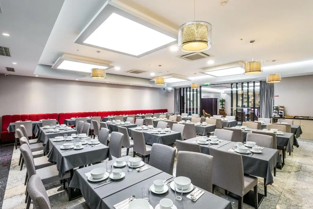 Restaurant, Empire Lisbon Hotel, Lisbon