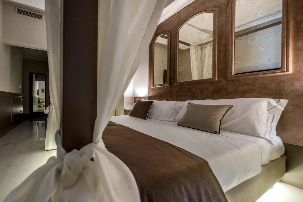 TRIPLE DELUXE Room, Relais San Severo, Naples