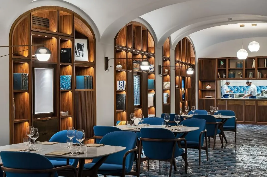 Restaurant, Borgo Santandrea, Naples