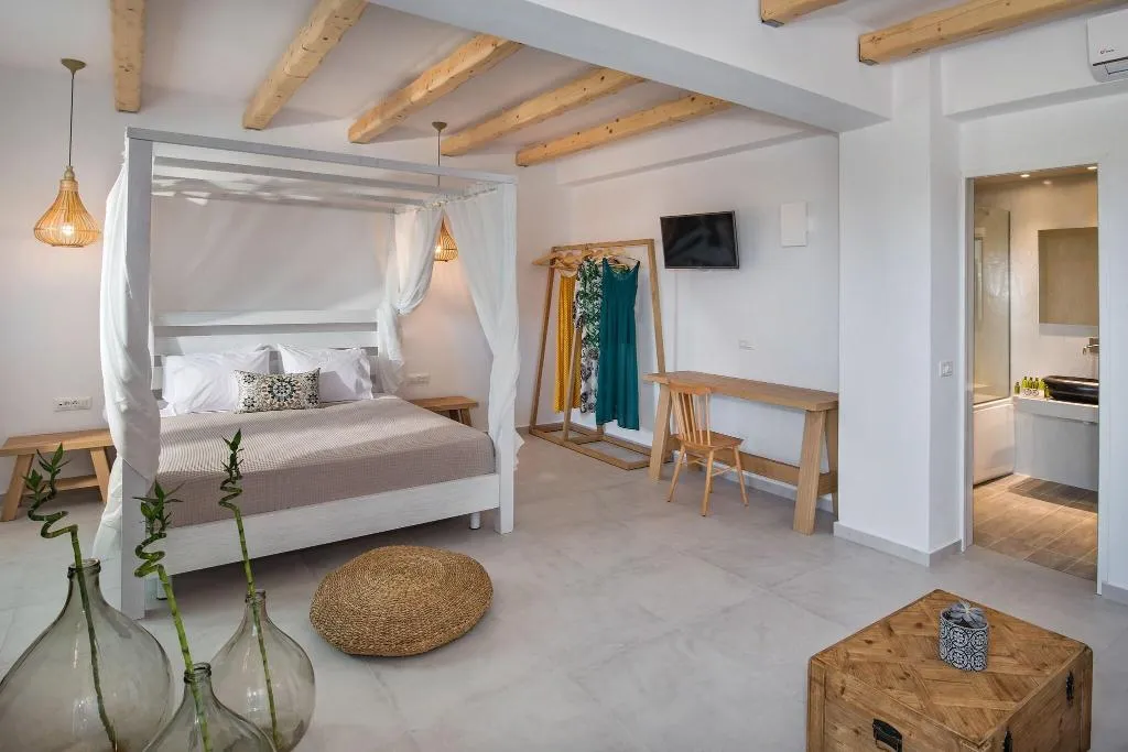 SUITE WITH PRIVATE POOL Room, Casa Vitae Suites, Santorini