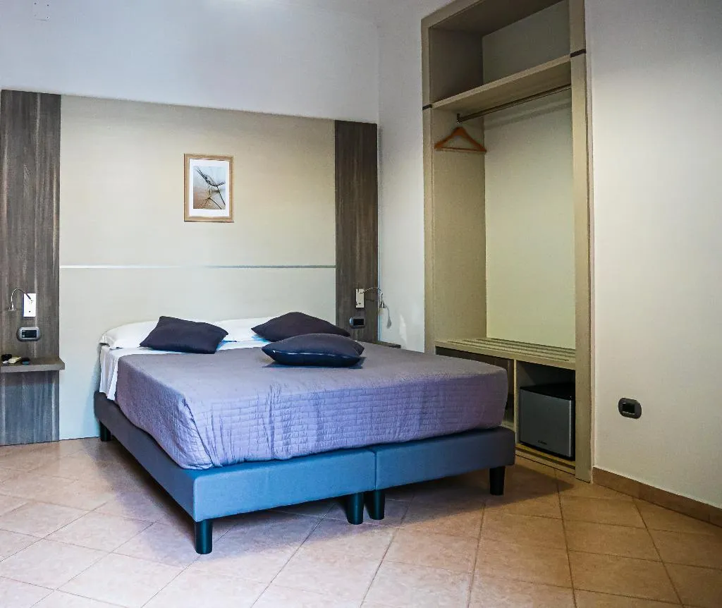 DOUBLE SUPERIOR Room, San Marco, Naples