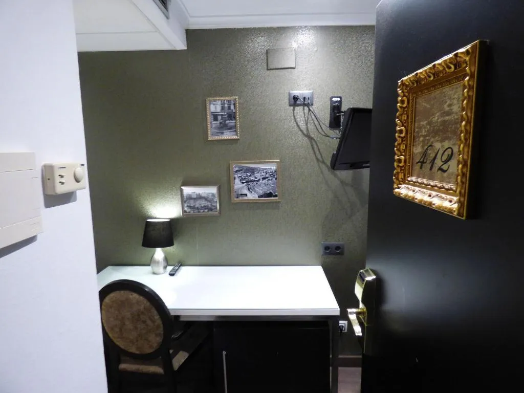 Room, Moderno, Barcelona