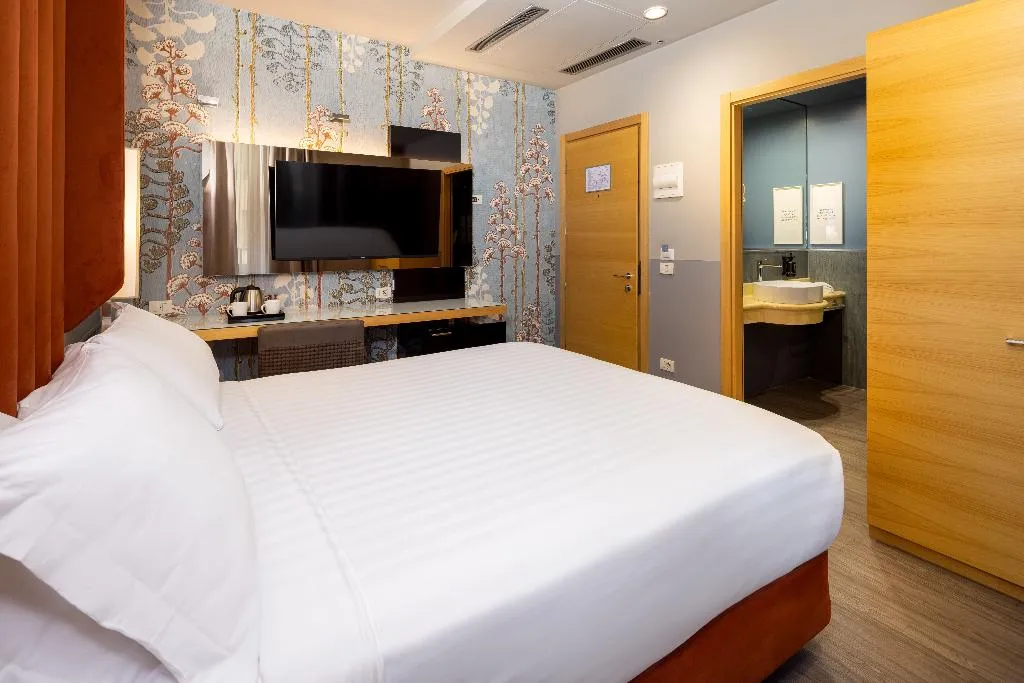 DOUBLE QUEEN BED NON SMOKING Room, Holiday Inn Milan Garibaldi Station, Milan