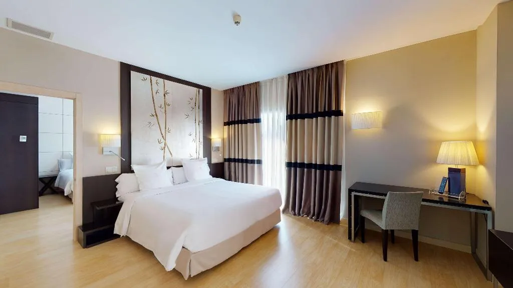 Room, Radisson RED Madrid, Madrid