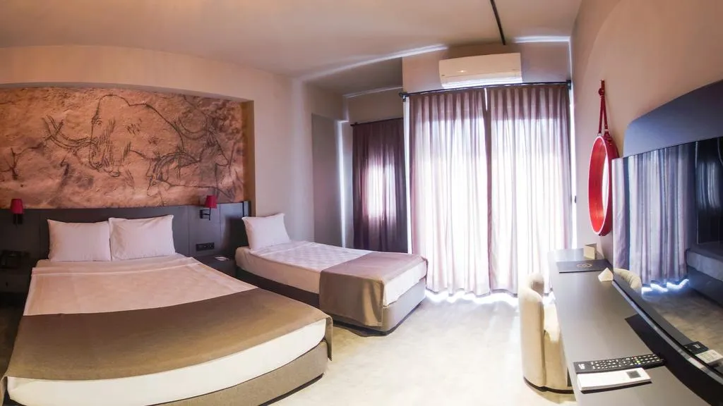 Room, Golden Sun, Antalya